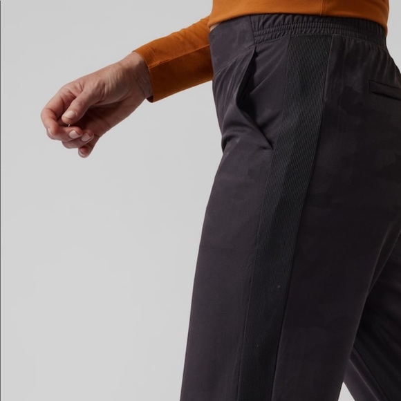 Athleta Brooklyn Lined Camo Jogger Pants - Picture 7 of 16